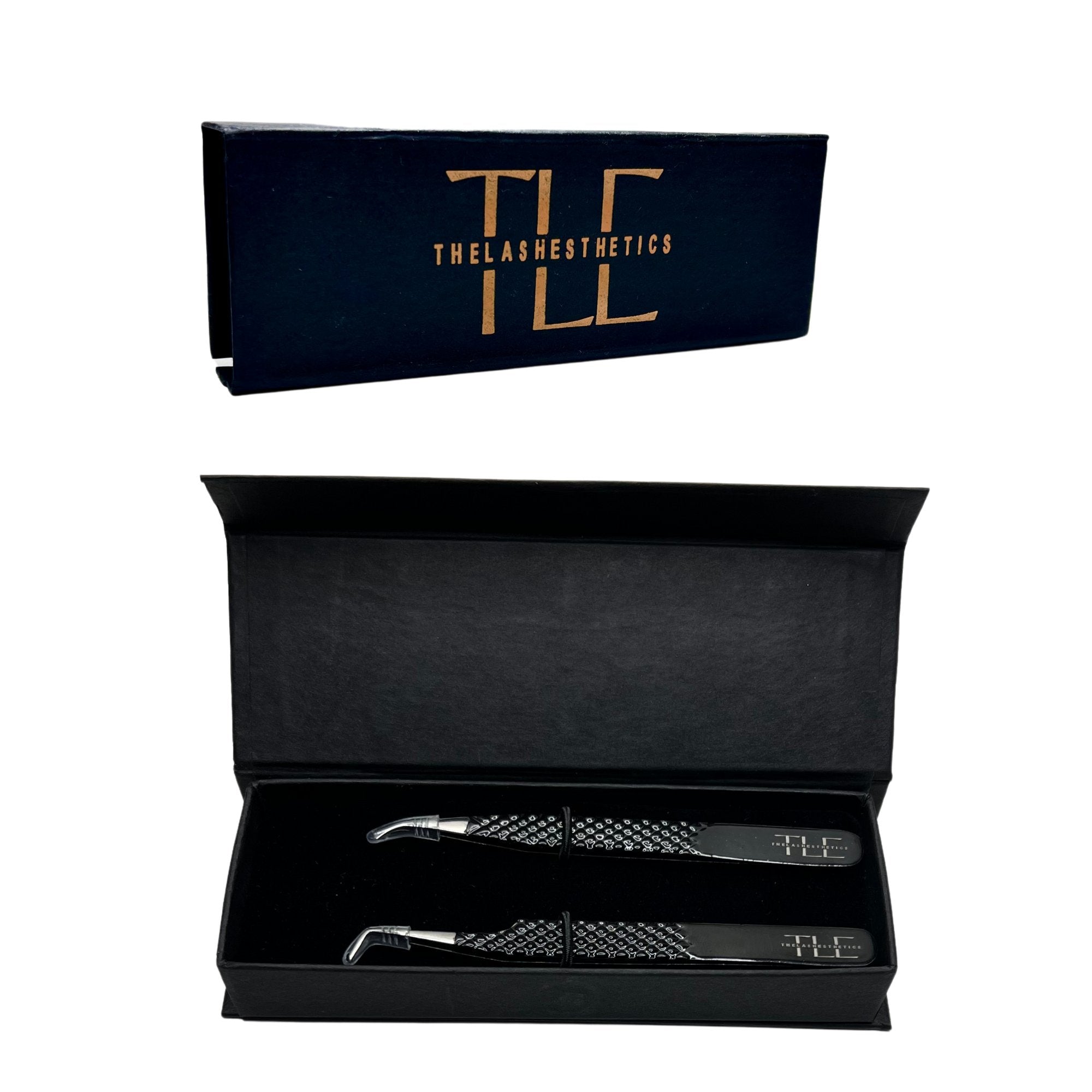 VOLUME TWEEZERS IN THE COLOR COFFEE AND BLACK