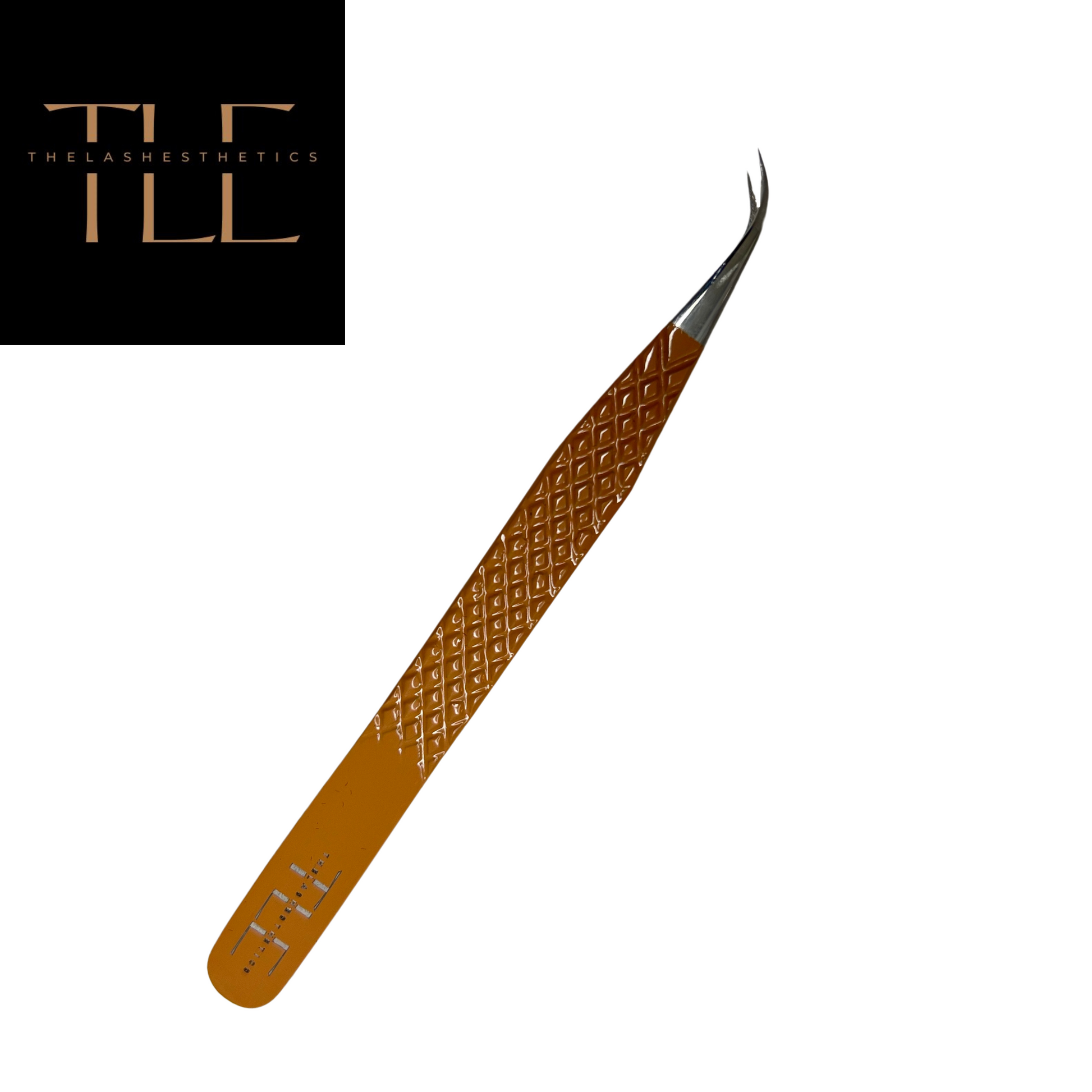 Close up of isolation tweezer tips for precise lash work